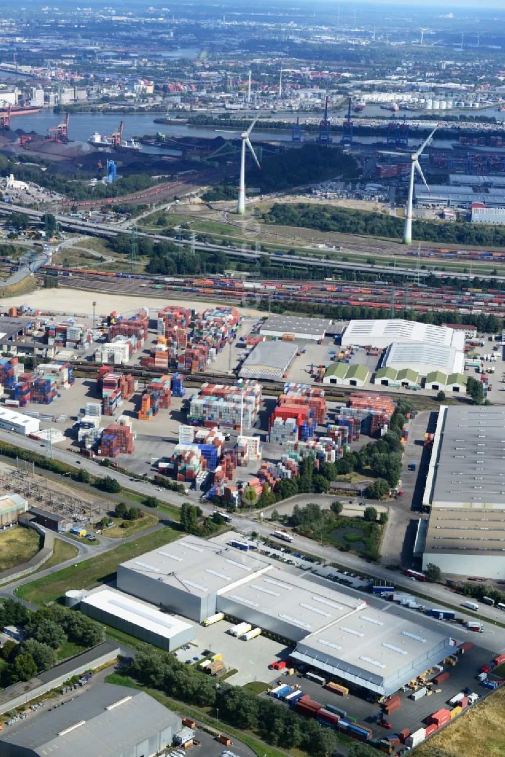 Aerial photograph Hamburg - Open space and building / hall at the Vollhöfner Weiden road in Hamburg-Altenwerder. A project of the Hamburg Port Authority HPA