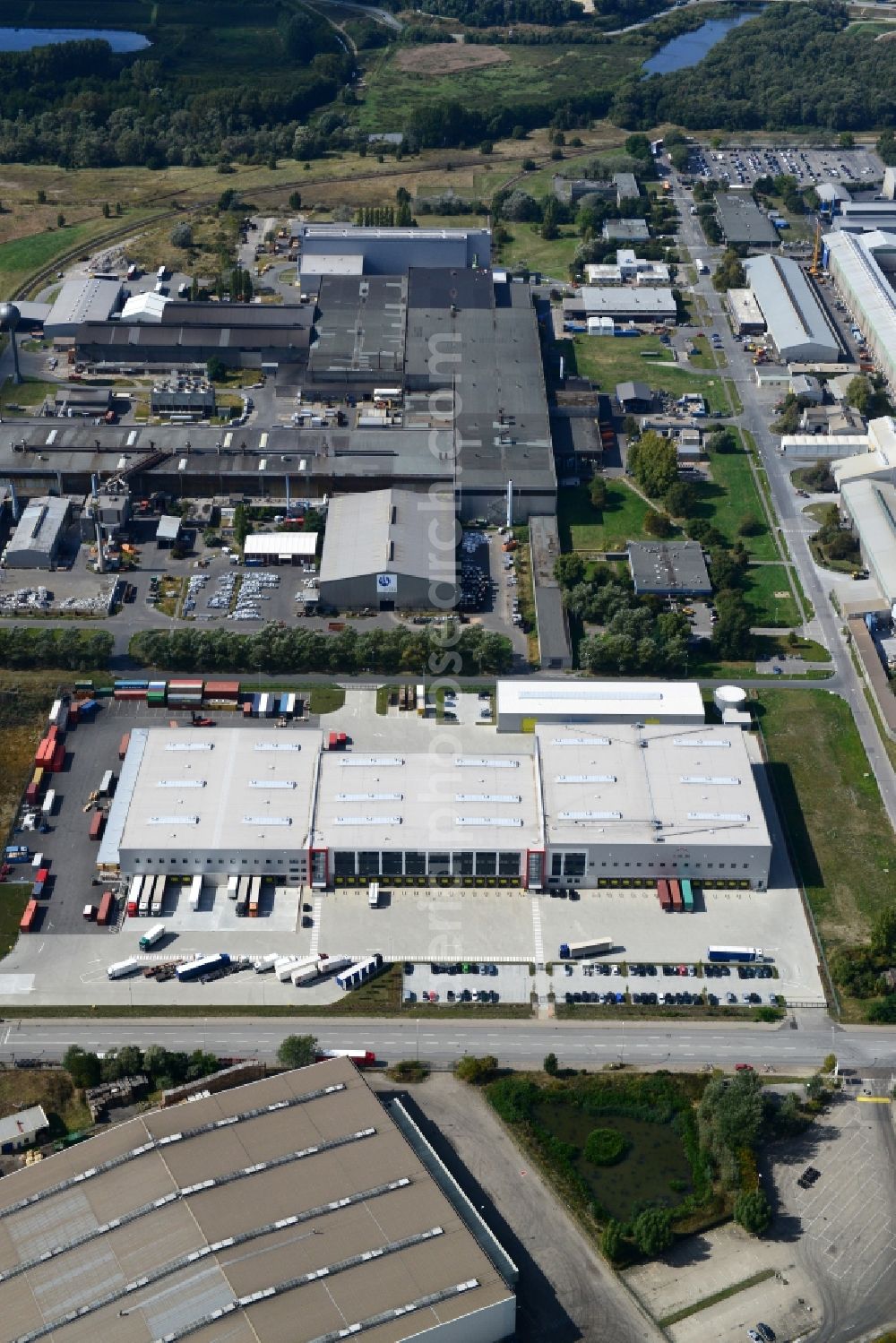 Aerial image Hamburg - Open space and building / hall at the Vollhöfner Weiden road in Hamburg-Altenwerder. A project of the Hamburg Port Authority HPA