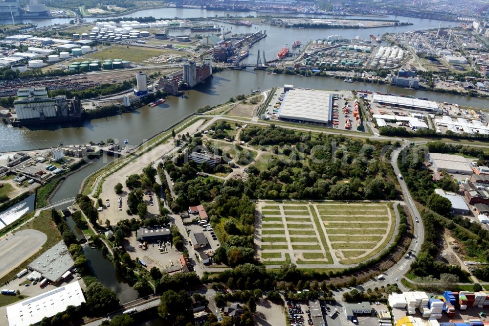 Aerial image Hamburg - Open space / green area on Reiherstieg corner Alte Schleuse road in Hamburg-Mitte / Wilhelmsburg. A project of the Hamburg Port Authority HPA