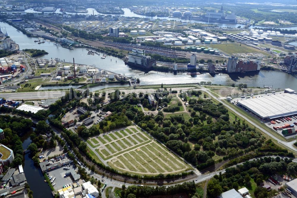 Aerial image Hamburg - Open space / green area on Reiherstieg corner Alte Schleuse road in Hamburg-Mitte / Wilhelmsburg. A project of the Hamburg Port Authority HPA