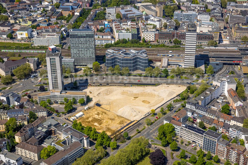 Aerial image Essen - Open space on the Huyssenallee in the district Suedviertel in Essen in the Ruhr area in the state North Rhine-Westphalia, Germany