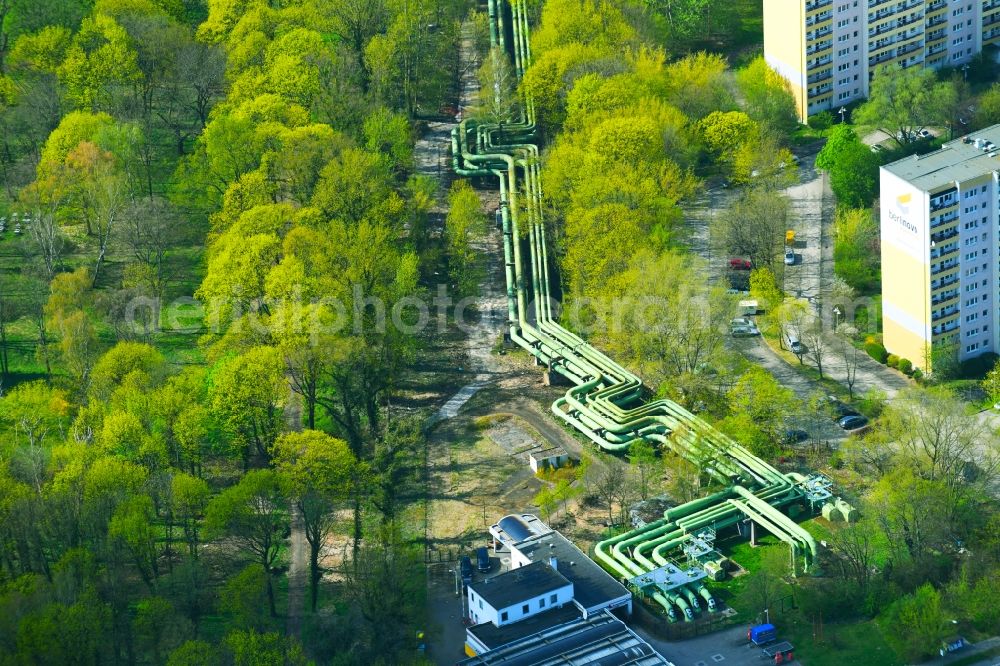 Aerial photograph Berlin - Overhead pipes for district heating supply along the Rhinstrasse in the district Lichtenberg in Berlin, Germany