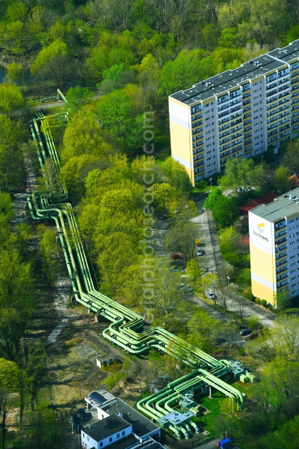 Aerial photograph Berlin - Overhead pipes for district heating supply along the Rhinstrasse in the district Lichtenberg in Berlin, Germany