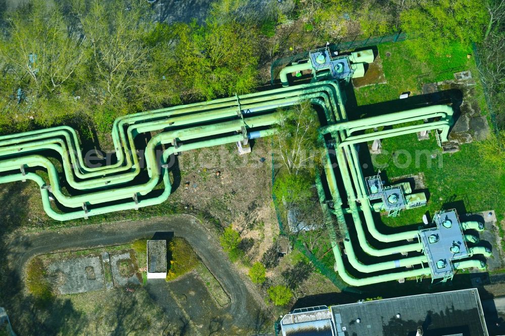 Aerial photograph Berlin - Overhead pipes for district heating supply along the Rhinstrasse in the district Lichtenberg in Berlin, Germany