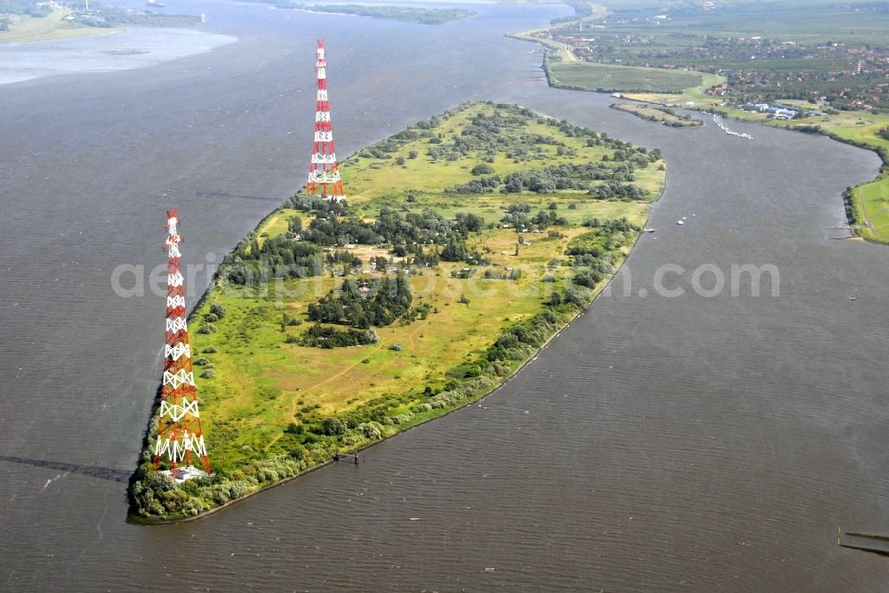 Aerial image Steinkirchen - Pylons on the Luehesand stone churches in Lower Saxony. The 189 and 227 meters high pylons of Elbe crossing 1 and 2 are on Luehesand. They are the highest pylons in Europe and grant still the required passage height of 75 meters at the deepest point of the sagging lines over the river Elbe