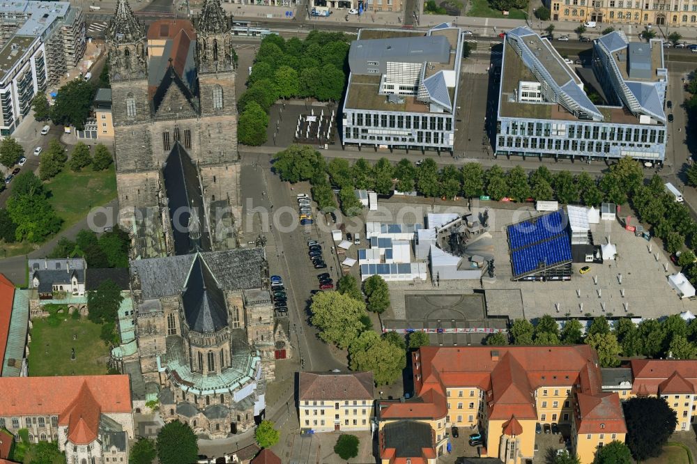 Aerial photograph Magdeburg - Construction of the building of the open-air theater of DomplatzOpenAir on Domplatz in Magdeburg in the state Saxony-Anhalt, Germany