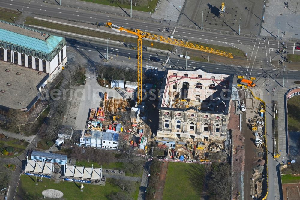 Aerial photograph Dresden - Freestanding supported facade on the construction site for gutting and renovation and restoration of the historic building Blockhaus - Neustaedter Wache in the district Innere Neustadt in Dresden in the state Saxony, Germany