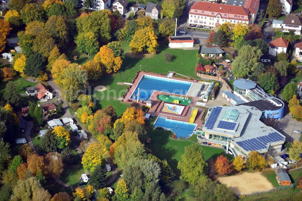 Aerial photograph Lemgo - View of the waterpark Eau Le in Lemgo in the state North Rhine-Westphalia. The waterpark offers saunas, massage, open-air pools and indoor swimming pools