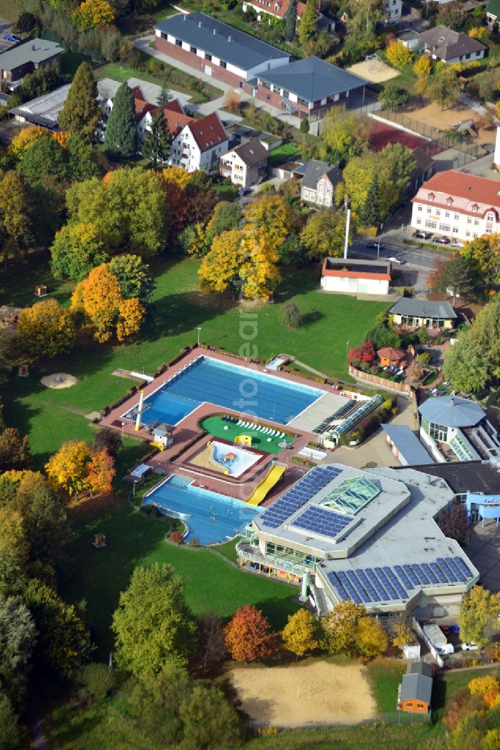 Lemgo from above - View of the waterpark Eau Le in Lemgo in the state North Rhine-Westphalia. The waterpark offers saunas, massage, open-air pools and indoor swimming pools