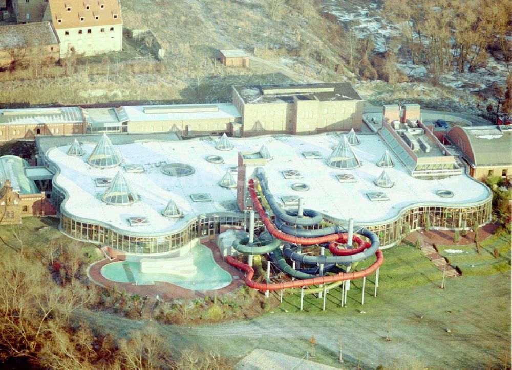 Aerial photograph Halle / Saale - Freizeitbad in Halle / Saale Das aus der Beesener Aue gewonnene Wasser wurde im alten Wasserwerk Beesen aufbereitet. 1993 hatte das Werk ausgedient, seit 1999 kommen hier die Wasserratten im neuen Spaßbad Maya Mare auf ihre Kosten. 10.12.02