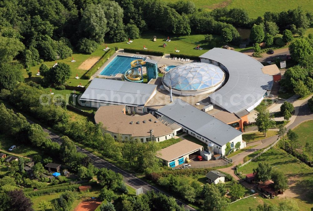 Tabarz from the bird's eye view: On Schwimmbadweg of Tabarz in Thuringia is the leisure TABBS. The TABBS includes an Aqua World with indoor pool and various swimming and bathing pools and a sauna area with various saunas and steam baths