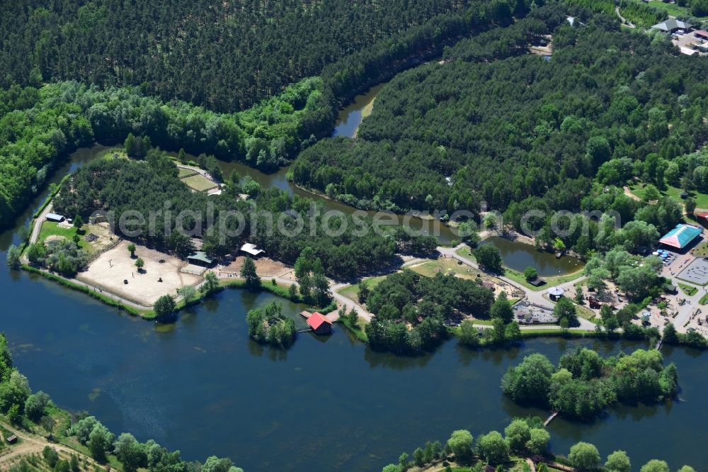 Aerial photograph Oranienburg - Fun Park Germendorf in Oranienburg in the state of Brandenburg. The park, zoo and playground with its pools and childrens facilities is located on the shores of the Waldseen lakes in the West of the Germendorf part of Oranienburg