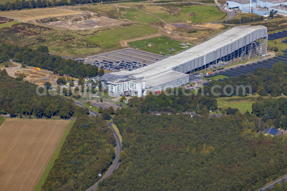 Neuss from the bird's eye view: Leisure park and amusement park the Alpenpark Neuss in Neuss on the street An der Skihalle 1 in the federal state of North Rhine-Westphalia, Germany