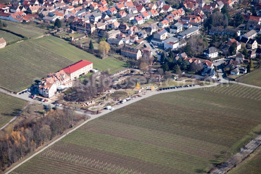 Edenkoben from above - Leisure Centre - Amusement Park alla hopp!-Bewegungs- and Begegnungsanlage in Edenkoben in the state Rhineland-Palatinate