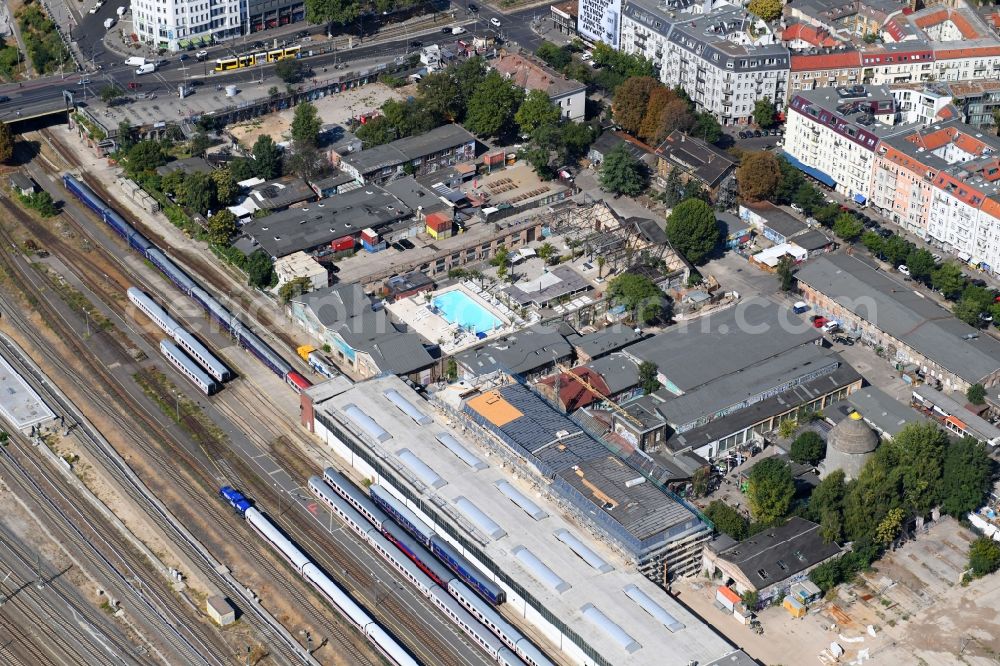 Aerial photograph Berlin - Leisure Centre - Amusement Park Haubentaucher on Revaler Strasse in the district Friedrichshain in Berlin, Germany