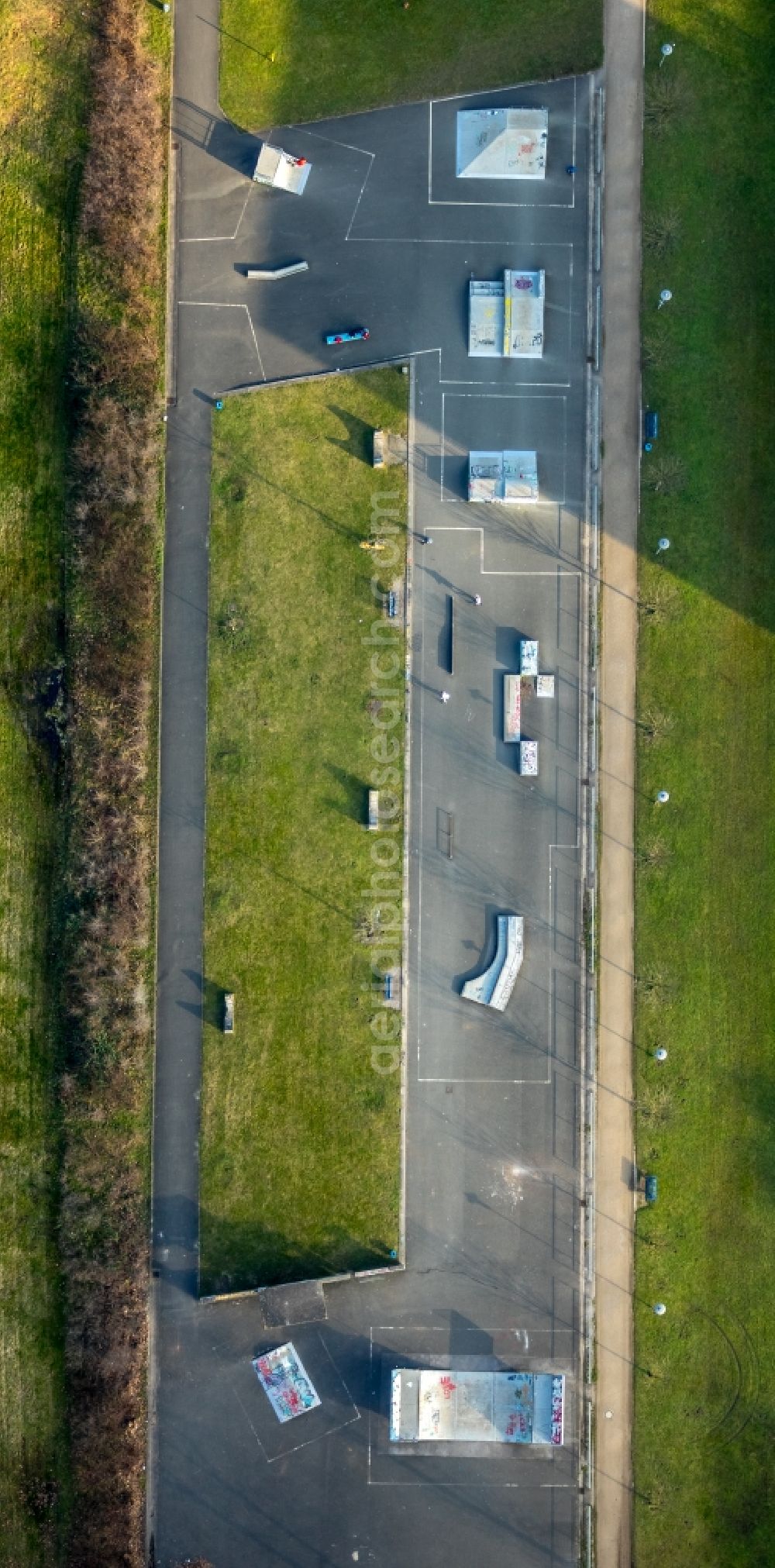 Herne from above - Leisure Centre - Amusement Park Hibernia Skatepark on Koniner Strasse in Herne in the state North Rhine-Westphalia, Germany