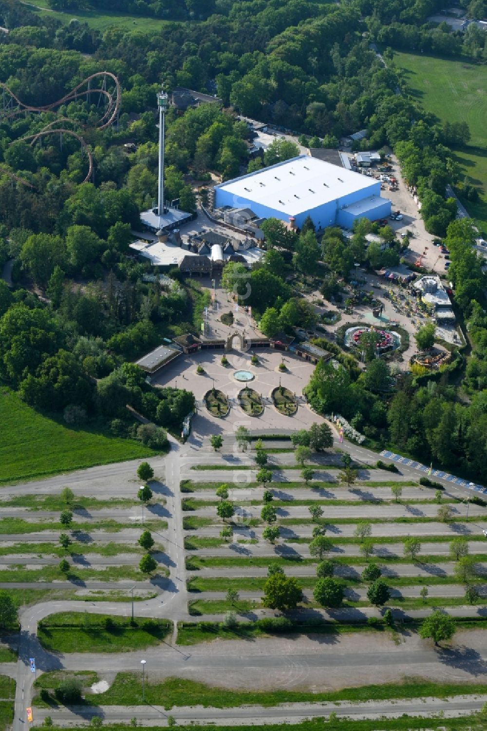 Aerial image Haßloch - Leisure Centre - Amusement Park Holiday Park in Hassloch in the state Rhineland-Palatinate, Germany