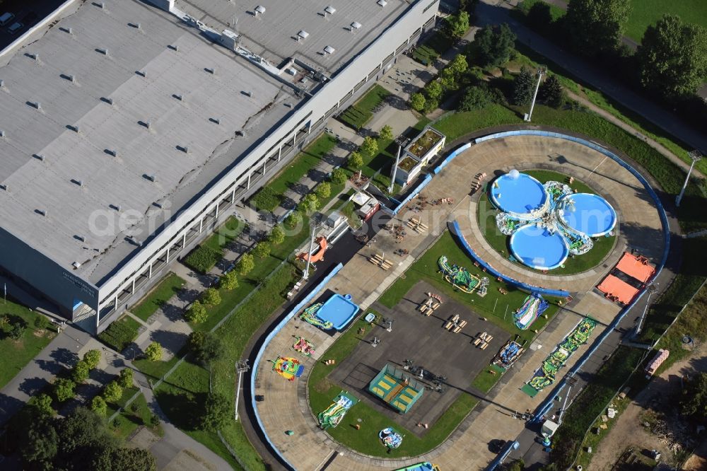 Aerial photograph Dresden - Leisure Centre - Amusement Park Sommer-Playport with bouncy castles and swimming pools in Dresden in the state of Saxony