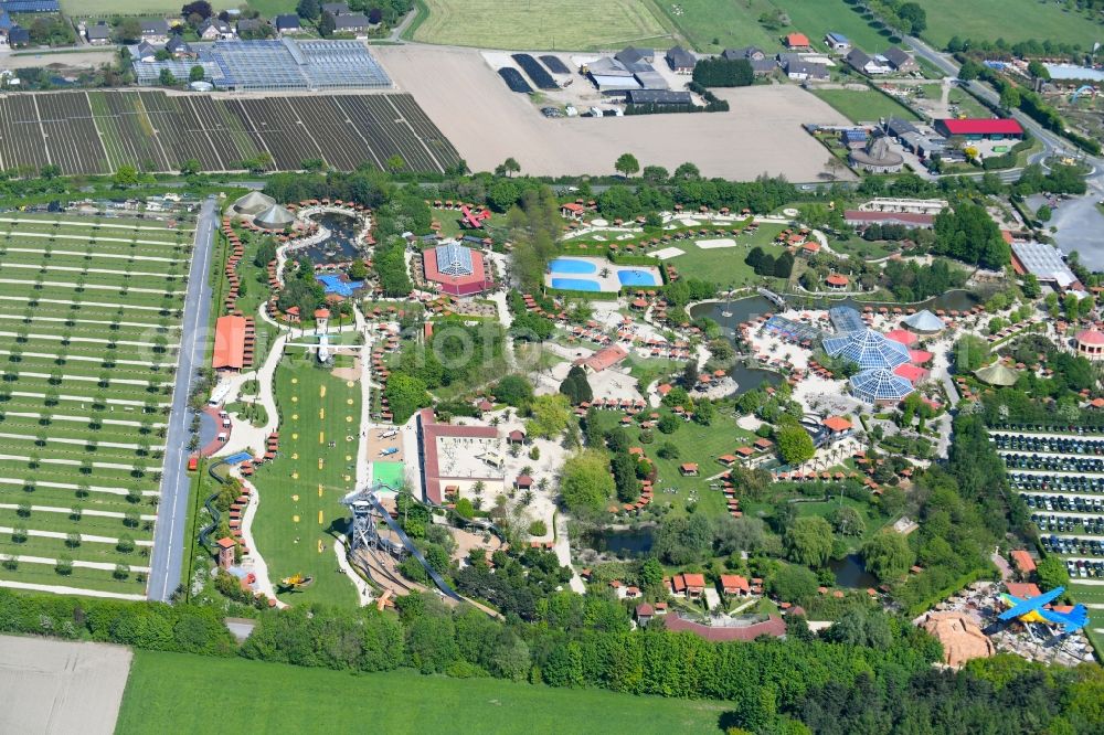 Kevelaer from above - Leisure Centre - Amusement Park Irrland Die Bauernhof-Erlebnisoase Am Scheidweg in Kevelaer in the state North Rhine-Westphalia, Germany