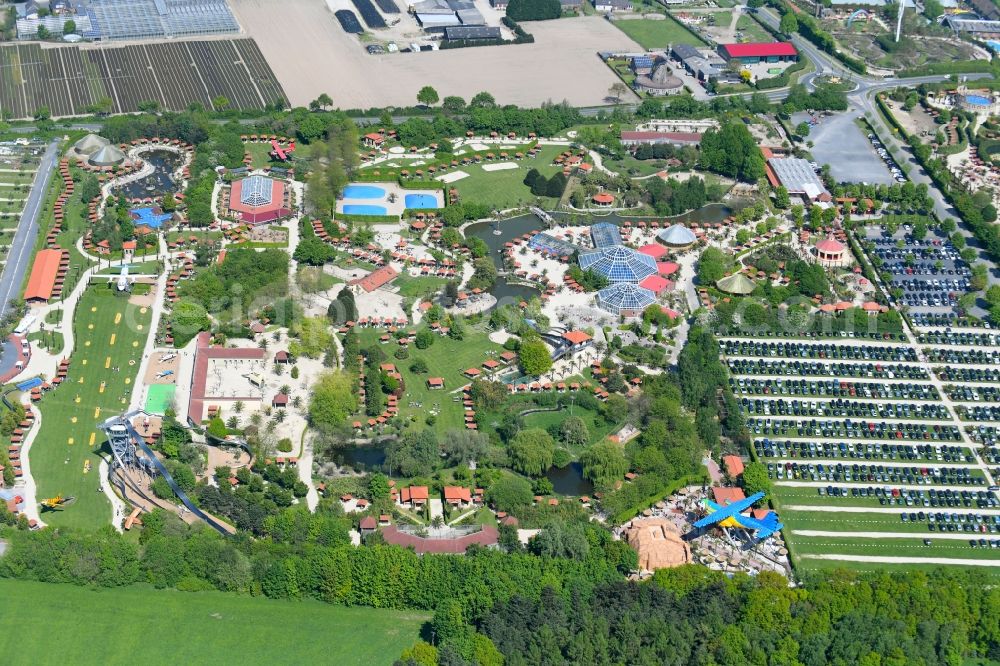 Kevelaer from the bird's eye view: Leisure Centre - Amusement Park Irrland Die Bauernhof-Erlebnisoase Am Scheidweg in Kevelaer in the state North Rhine-Westphalia, Germany