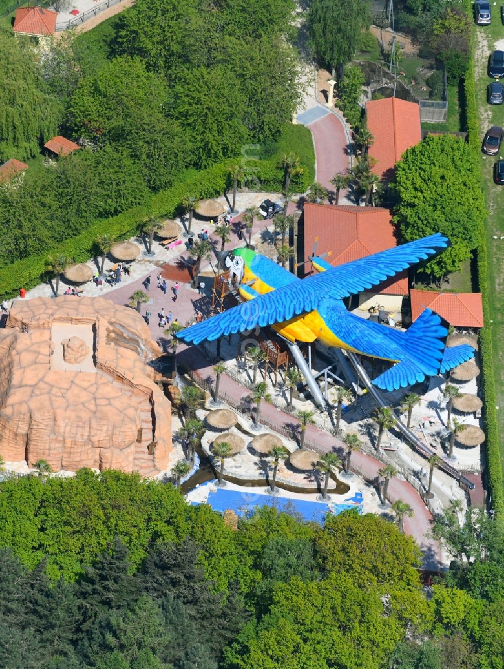 Aerial photograph Kevelaer - Leisure Centre - Amusement Park Irrland Die Bauernhof-Erlebnisoase Am Scheidweg in Kevelaer in the state North Rhine-Westphalia, Germany