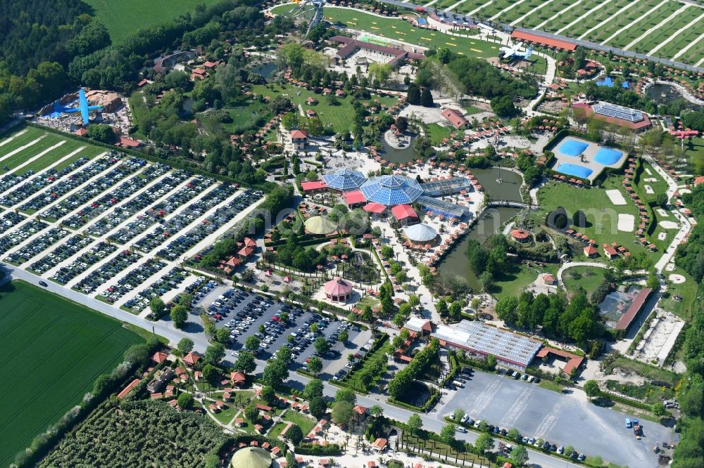 Kevelaer from above - Leisure Centre - Amusement Park Irrland Die Bauernhof-Erlebnisoase Am Scheidweg in Kevelaer in the state North Rhine-Westphalia, Germany