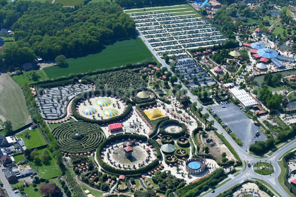 Kevelaer from above - Leisure Centre - Amusement Park Irrland Die Bauernhof-Erlebnisoase Am Scheidweg in Kevelaer in the state North Rhine-Westphalia, Germany