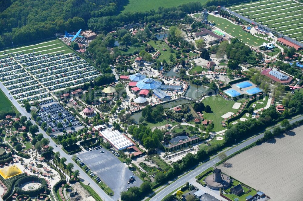 Aerial image Kevelaer - Leisure Centre - Amusement Park Irrland Die Bauernhof-Erlebnisoase Am Scheidweg in Kevelaer in the state North Rhine-Westphalia, Germany