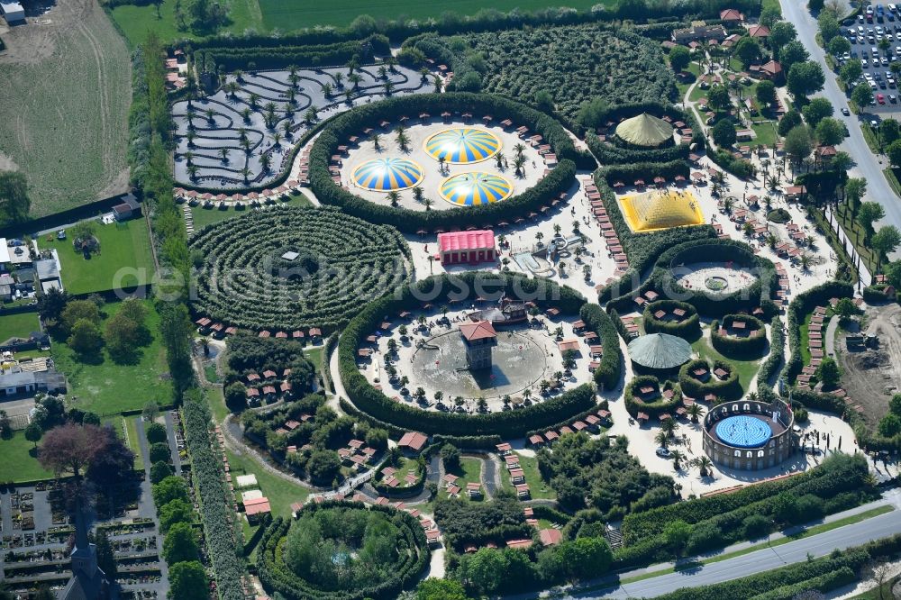 Kevelaer from the bird's eye view: Leisure Centre - Amusement Park Irrland Die Bauernhof-Erlebnisoase Am Scheidweg in Kevelaer in the state North Rhine-Westphalia, Germany