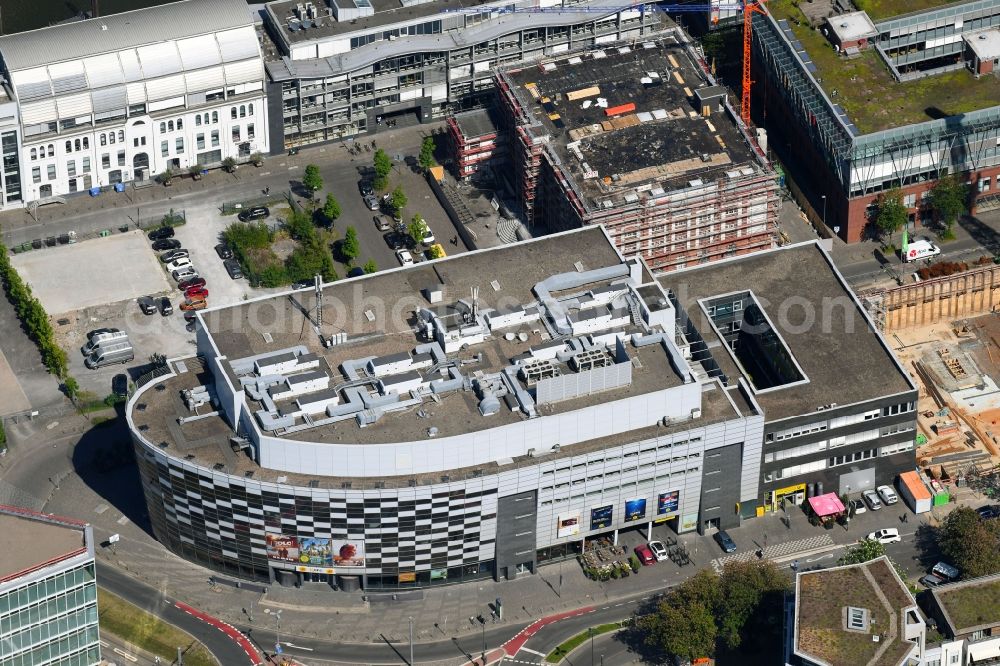 Düsseldorf from the bird's eye view: Building of the cinema - movie theater UCI KINOWELT Duesseldorf on Hammer Strasse in Duesseldorf in the state North Rhine-Westphalia, Germany