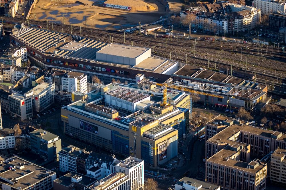 Düsseldorf from the bird's eye view: Building of the cinema - movie theater Ufa Palast in the district Stadtmitte in Duesseldorf in the state North Rhine-Westphalia, Germany