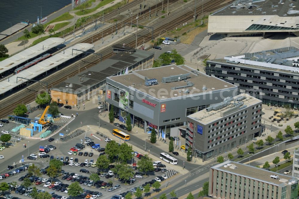 Wolfsburg from above - Building of the cinema - movie theater CINEMAXX in Wolfsburg in the state Lower Saxony