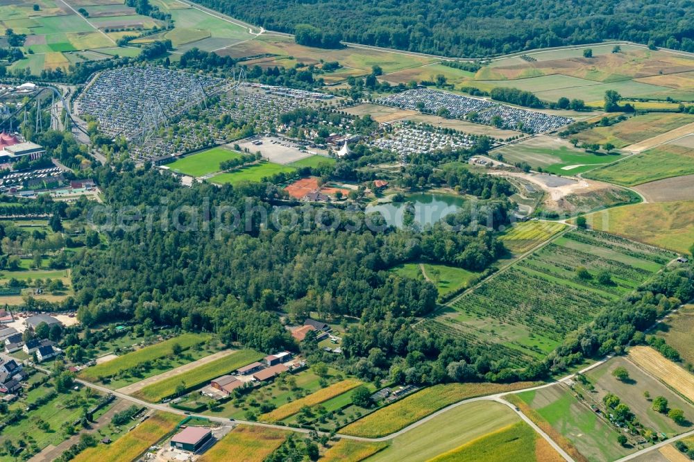 Rust from the bird's eye view: Leisure Centre - Amusement Park and Parkplaetze in Rust in the state Baden-Wurttemberg, Germany