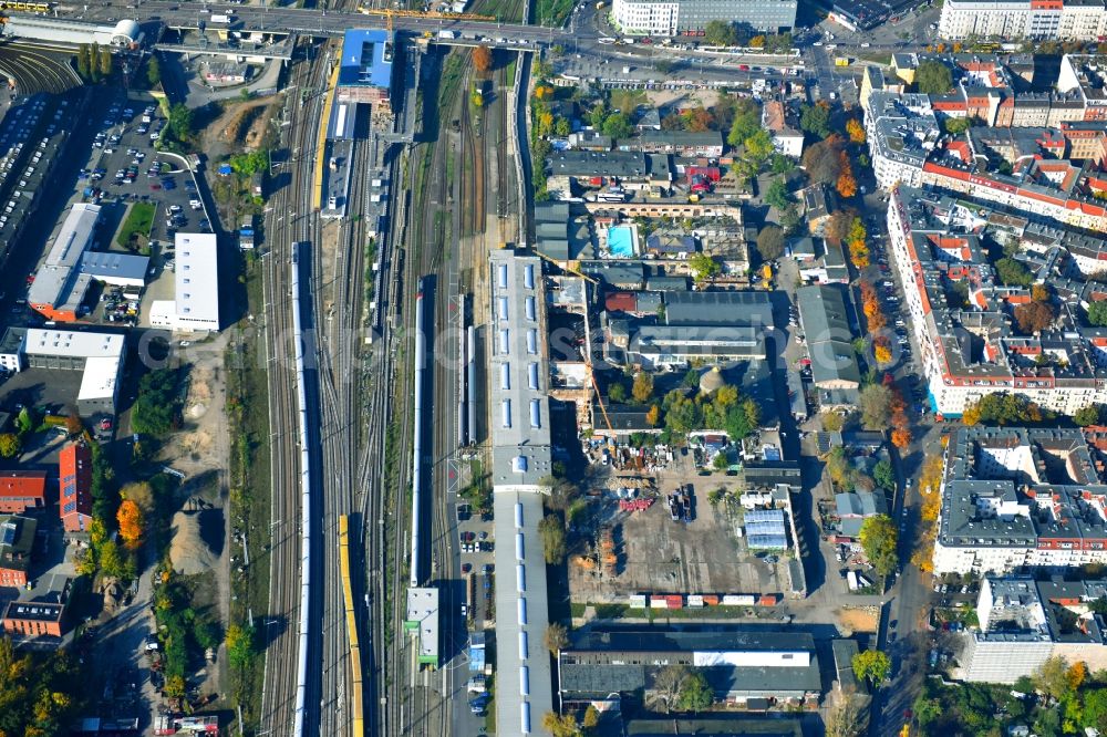 Aerial image Berlin - Leisure Centre - Amusement Park RAW-Gelaende along the Revaler Strasse in the district Friedrichshain in Berlin, Germany