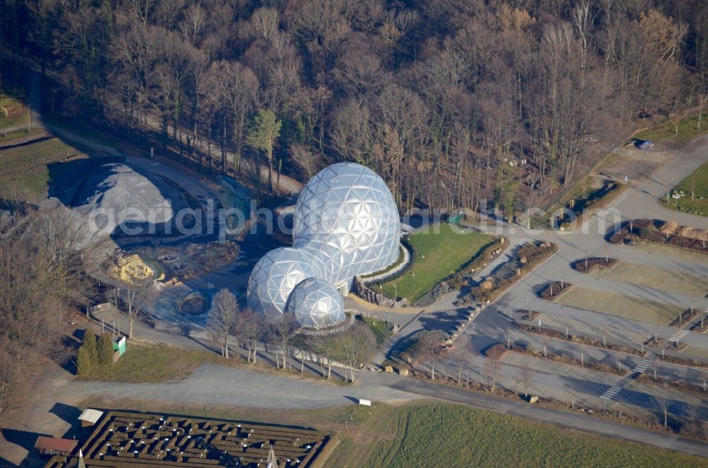 Kleinwelka from above - Leisure Centre - Amusement Park Saurierpark and Mitoseum in Kleinwelka in the state Saxony, Germany