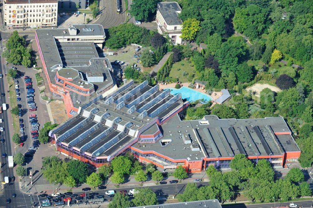 Aerial photograph Berlin - Leisure Centre - Amusement Park SEZ Berlin on Landsberger Allee in the district Friedrichshain-Kreuzberg in Berlin, Germany