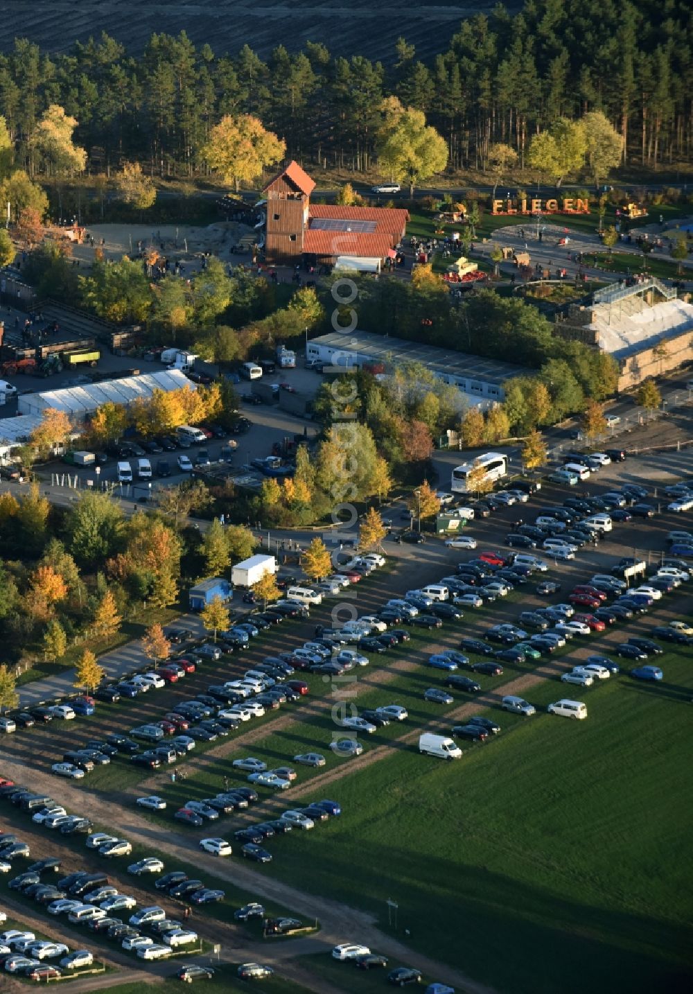 Aerial photograph Klaistow - Leisure Centre - Amusement Park Spargel- und Erlebnishof Klaistow Glindower Strasse in Klaistow in the state Brandenburg