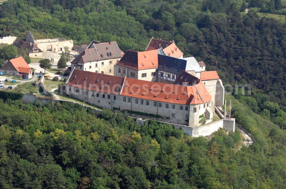 Aerial image Freyburg - Strasse der Romank: Einst die stärkste und nächst der Wartburg-Stiftung Eisenach wohl die bedeutendste Burg der Thüringer Landgrafen. 1992 wurde die Kernburg nach über 20jähriger Schließung und vielen Restaurierungsarbeiten wieder der Öffentlichkeit zugänglich gemacht.