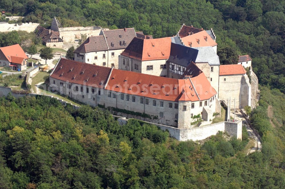 Aerial photograph Freyburg - Strasse der Romank: Einst die stärkste und nächst der Wartburg-Stiftung Eisenach wohl die bedeutendste Burg der Thüringer Landgrafen. 1992 wurde die Kernburg nach über 20jähriger Schließung und vielen Restaurierungsarbeiten wieder der Öffentlichkeit zugänglich gemacht.