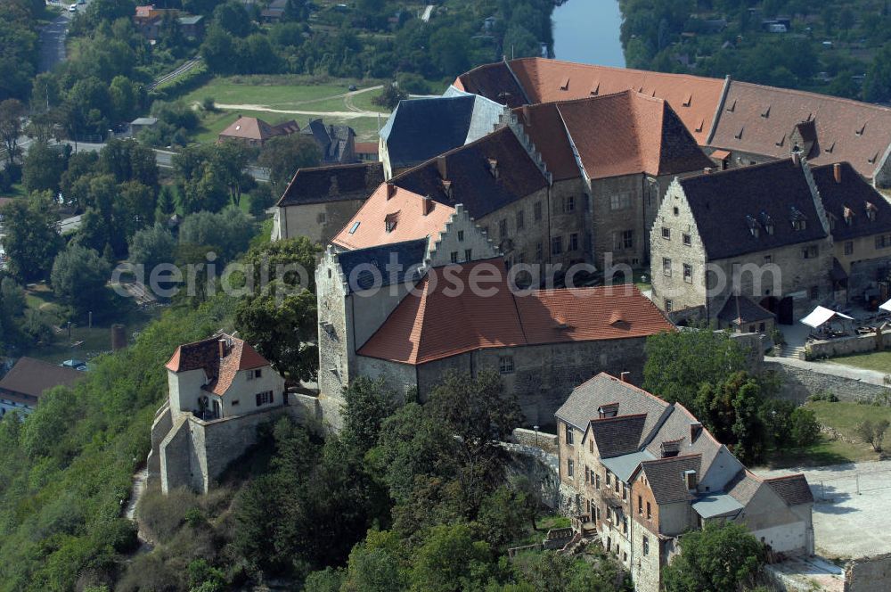 Freyburg from above - Strasse der Romank: Einst die stärkste und nächst der Wartburg-Stiftung Eisenach wohl die bedeutendste Burg der Thüringer Landgrafen. 1992 wurde die Kernburg nach über 20jähriger Schließung und vielen Restaurierungsarbeiten wieder der Öffentlichkeit zugänglich gemacht.