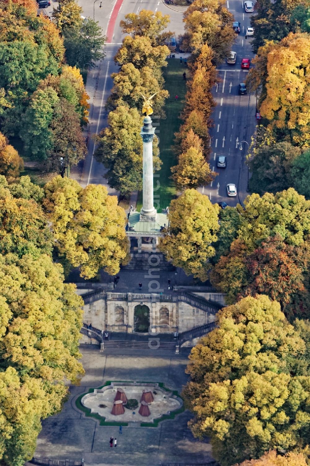 München from the bird's eye view: View of the Angel of Peace in Munich in the state Bavaria