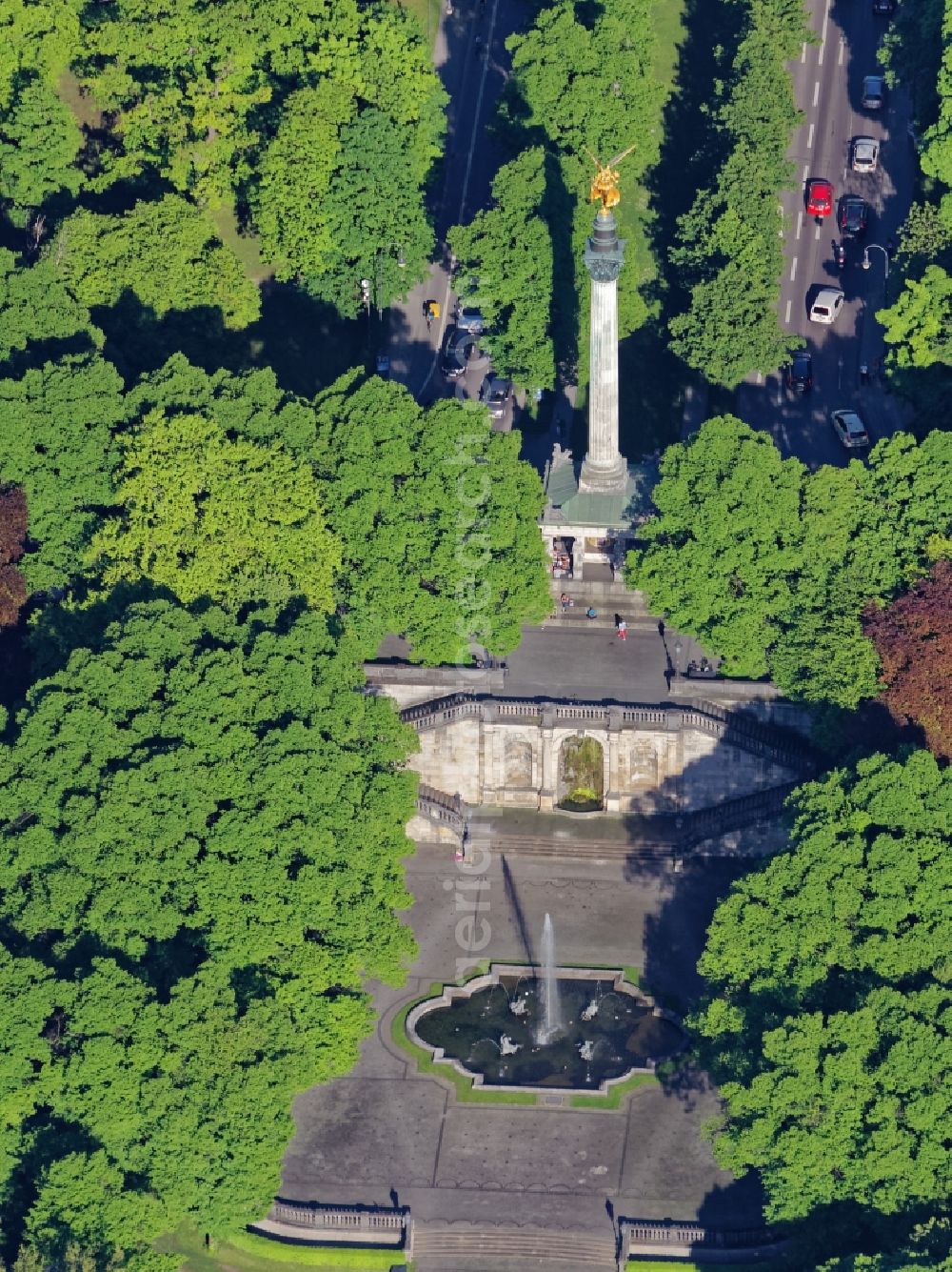 Aerial photograph München - View of the Angel of Peace in Munich in the state Bavaria