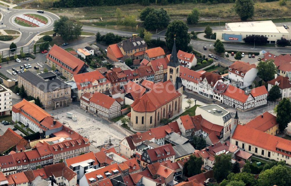 Aerial image Worbis - The place Friedensplatz with the District Office, timbered houses and the church St. Nikolaus in Worbis in Thuringia