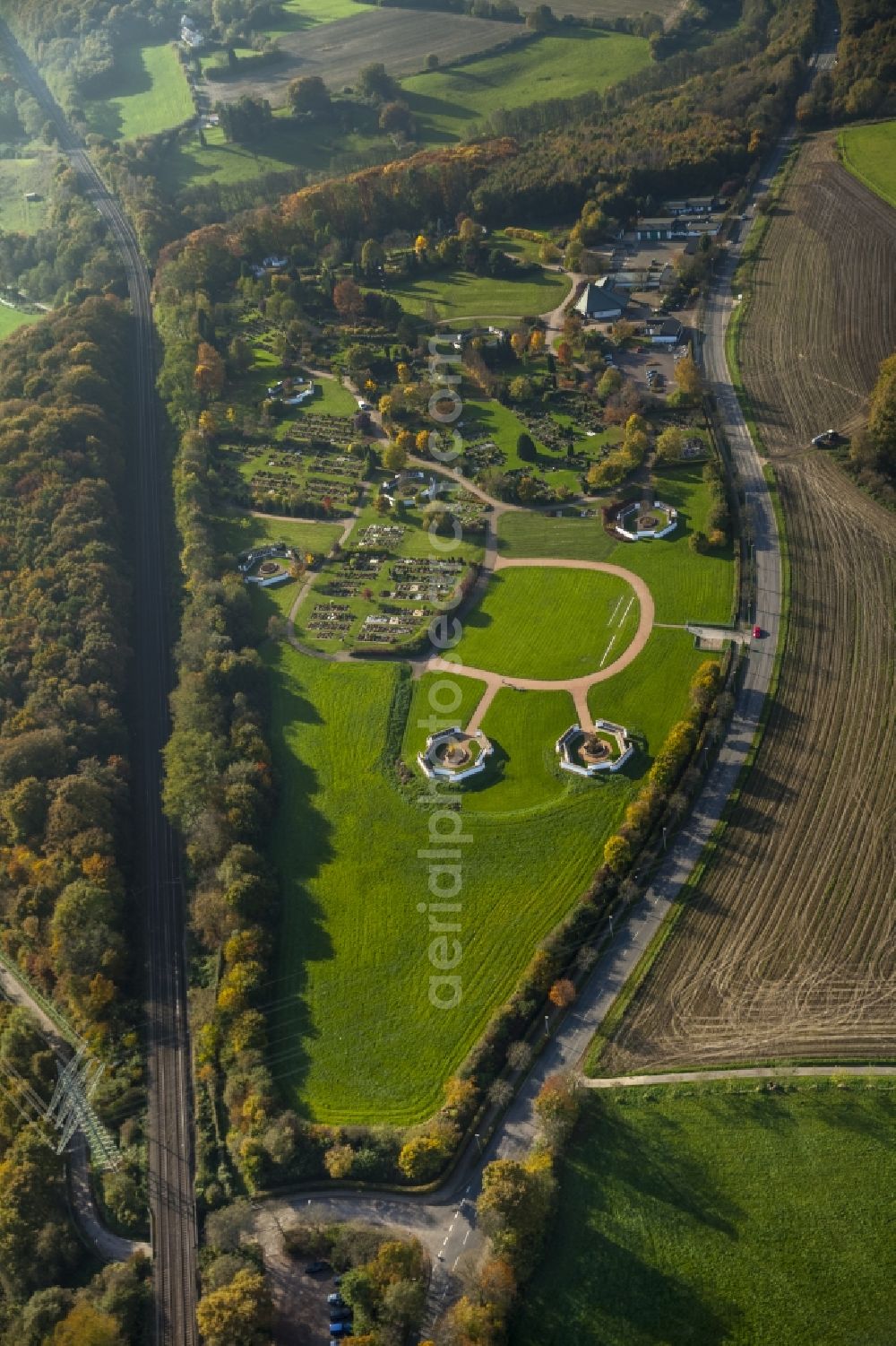 Gevelsberg from above - Grounds of the cemetery at the Berchemallee with stealing graves for urn burials in Gevelsberg in the state of North Rhine-Westphalia