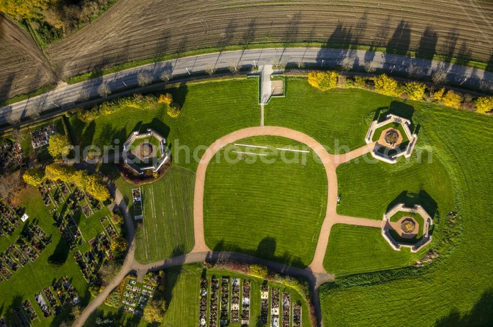 Gevelsberg from the bird's eye view: Grounds of the cemetery at the Berchemallee with stealing graves for urn burials in Gevelsberg in the state of North Rhine-Westphalia