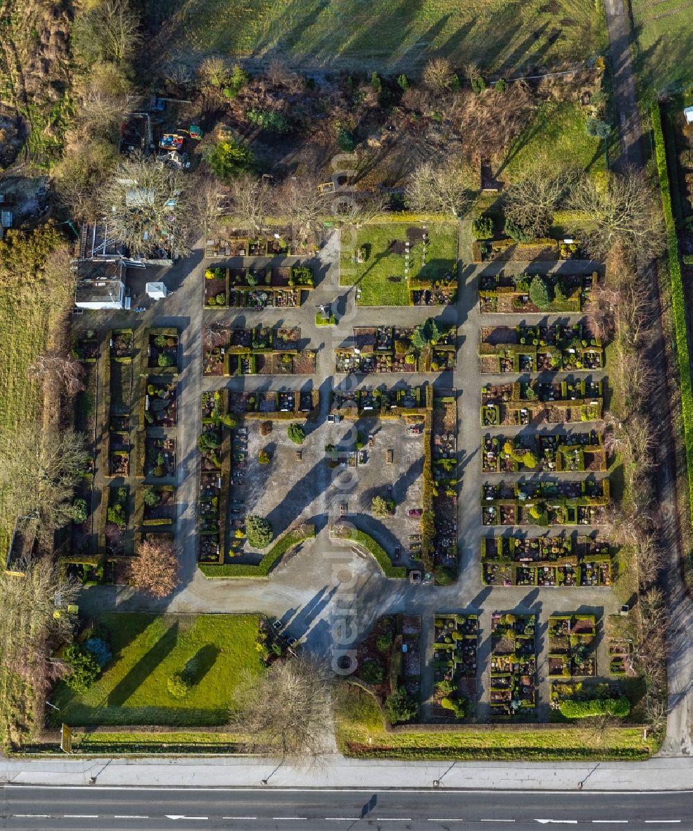 Aerial image Velbert - Cemetery of St. Anthony of Padua with urn fields at the Kuhlendahler Strasse in the district of Neviges in Velbert in the state of North Rhine-Westphalia