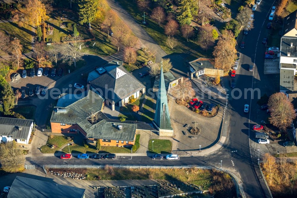 Lüdenscheid from above - Cemetery office Lued / Bruges on the grounds of the cemetery New Cemetery in Luedenscheid in the state of North Rhine-Westphalia, Germany