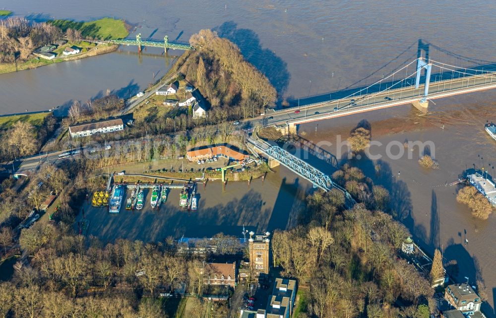 Duisburg from the bird's eye view: View of the Friedrich Ebert bridge on rhine river in Duisburg in the state North Rhine-Westphalia