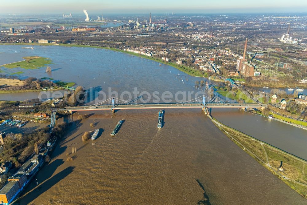 Aerial image Duisburg - View of the Friedrich Ebert bridge on rhine river in Duisburg in the state North Rhine-Westphalia