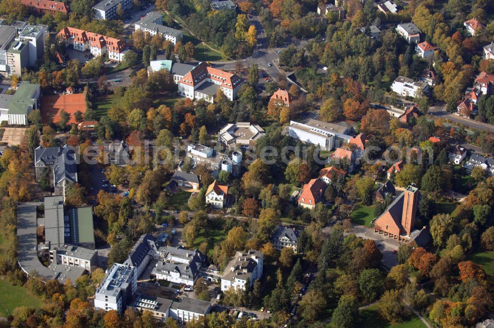 Aerial photograph Berlin - Blick auf das Areal des Fritz-Haber-Institut der Max-Planck-Gesellschaft am Faradayweg 4-6 in 14195 BERLIN im Bereich der Löhleinstrasse, Hittorfstrasse, Vant-Hoff-Strasse in Berlin-Dahlem.